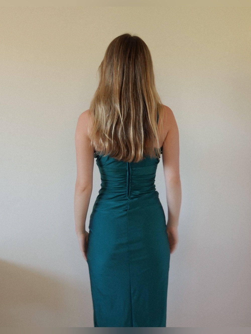 Emerald Ruched Midi Dress - Picture 2 of 5